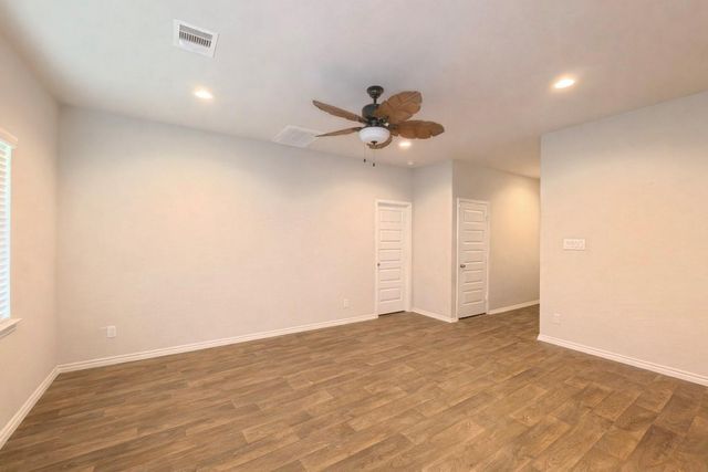 8522 Sacred Lotus Lane, Rosharon, TX 77583