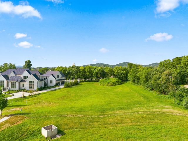 1107 McCall Pvt Ct, Brentwood, TN 37027
