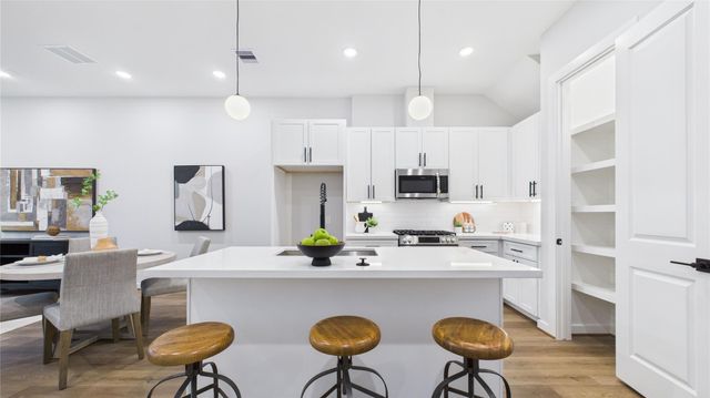 5030 Creekmont Drive, Houston, TX 77091