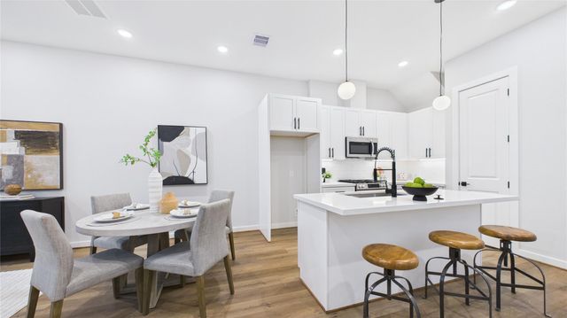 5030 Creekmont Drive, Houston, TX 77091