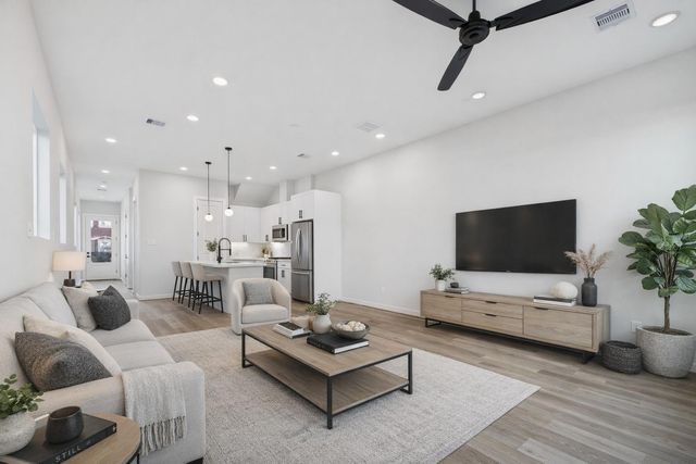 5030 Creekmont Drive, Houston, TX 77091