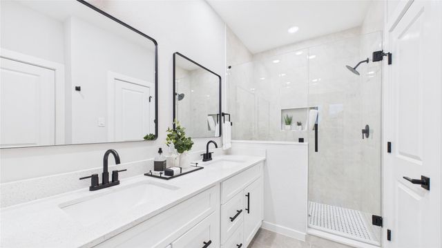 5030 Creekmont Drive, Houston, TX 77091