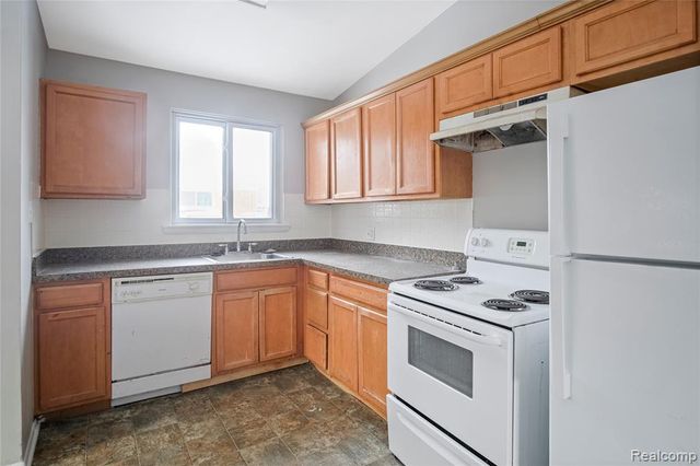 15230 Marlow, Oak Park, MI 48237