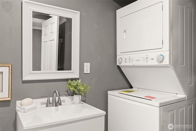 10425 Cedrona Street SW, Lakewood, WA 98498