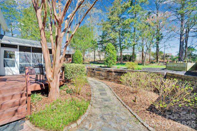 421 Sardis Lane, Charlotte, NC 28270