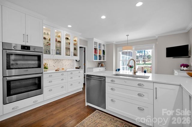 421 Sardis Lane, Charlotte, NC 28270