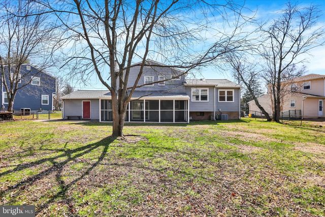 18 LAWNSIDE DR, Lawrence Township, NJ 08648