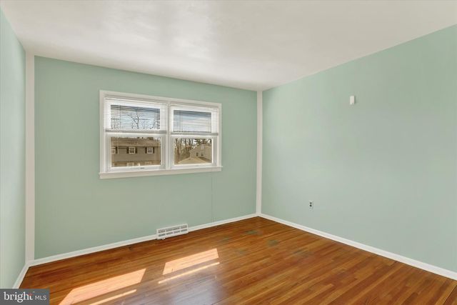 18 LAWNSIDE DR, Lawrence Township, NJ 08648