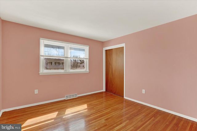 18 LAWNSIDE DR, Lawrence Township, NJ 08648