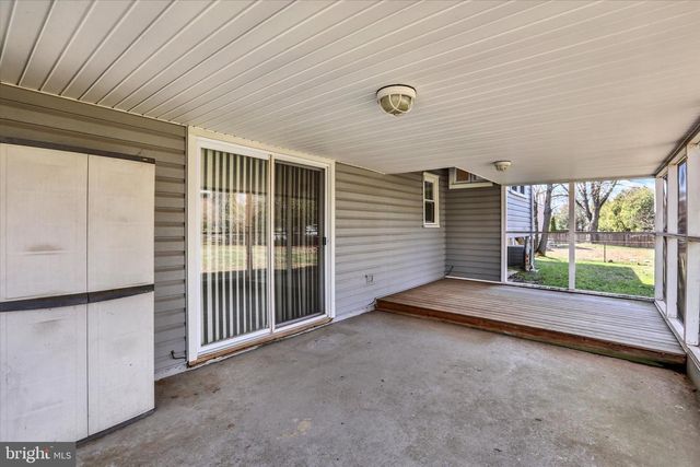 18 LAWNSIDE DR, Lawrence Township, NJ 08648