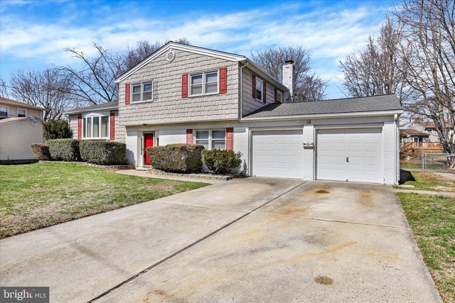 18 LAWNSIDE DR, Lawrence Township, NJ 08648