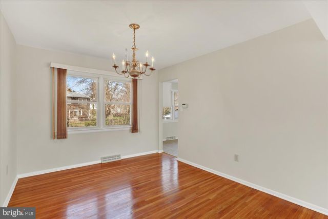 18 LAWNSIDE DR, Lawrence Township, NJ 08648