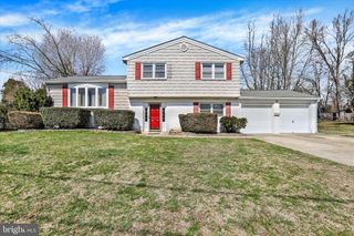 18 LAWNSIDE DR, Lawrence Township, NJ 08648