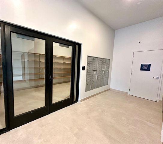 45 East Central 215, Natick, MA 01760