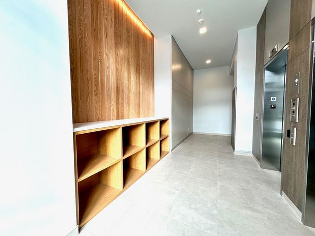 45 East Central 215, Natick, MA 01760