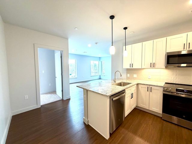 45 East Central 215, Natick, MA 01760