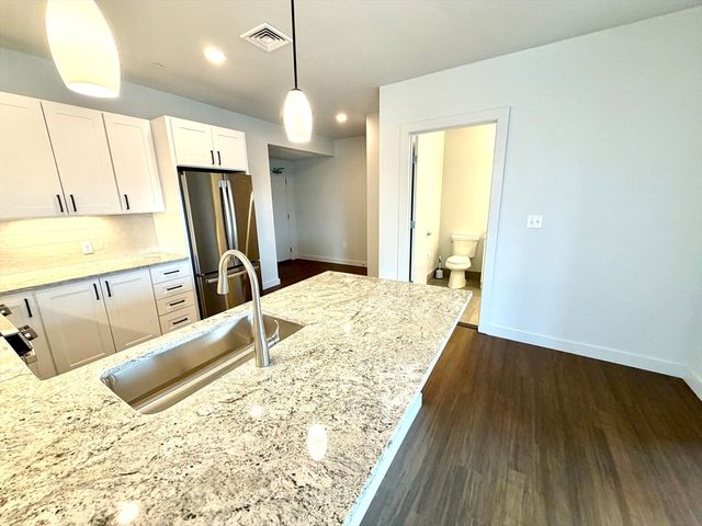 45 East Central 215, Natick, MA 01760