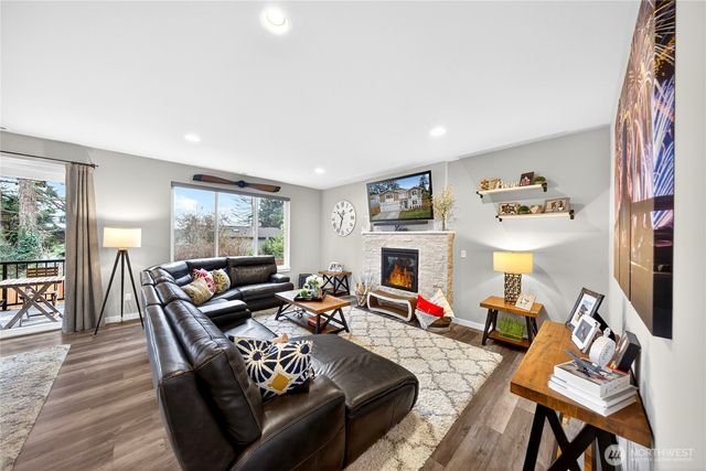 2210 SW Putnam Dr., Oak Harbor, WA 98277