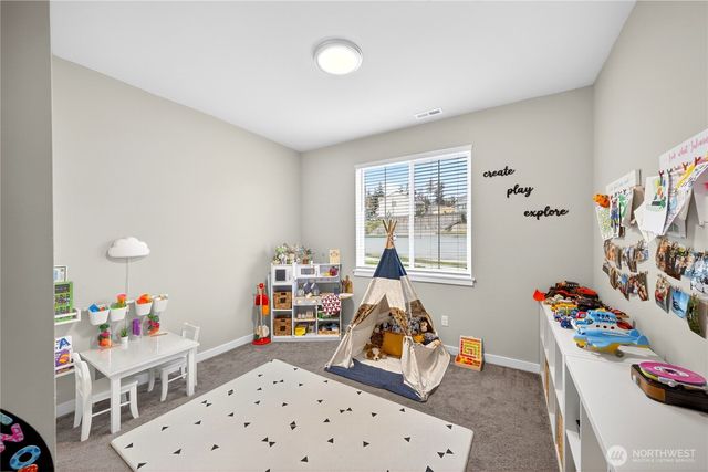 2210 SW Putnam Dr., Oak Harbor, WA 98277