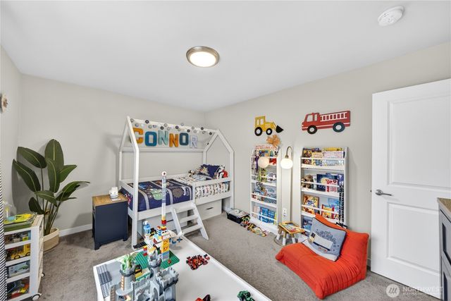 2210 SW Putnam Dr., Oak Harbor, WA 98277