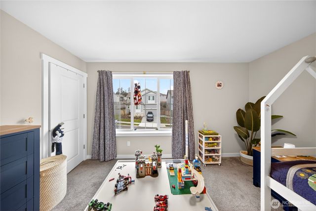 2210 SW Putnam Dr., Oak Harbor, WA 98277