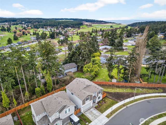 2210 SW Putnam Dr., Oak Harbor, WA 98277