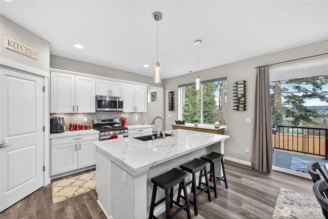 2210 SW Putnam Dr., Oak Harbor, WA 98277