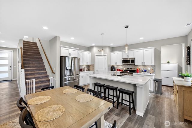 2210 SW Putnam Dr., Oak Harbor, WA 98277