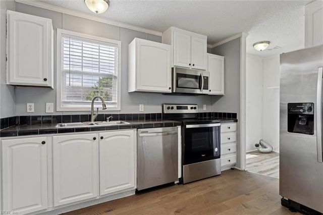 1233 Blue Jay DR, Virginia Beach, VA 23453