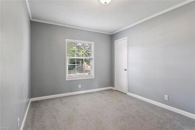 1233 Blue Jay DR, Virginia Beach, VA 23453