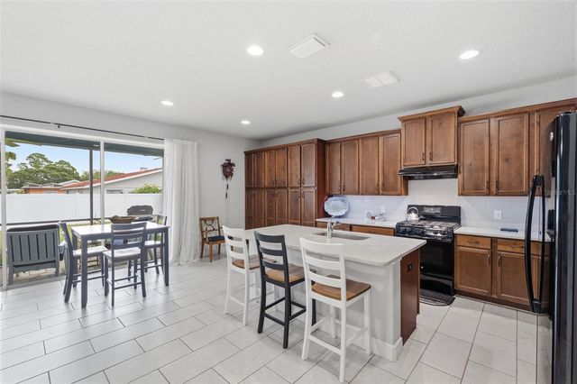 123 N FLORIDA AVENUE, Tarpon Springs, FL 34689