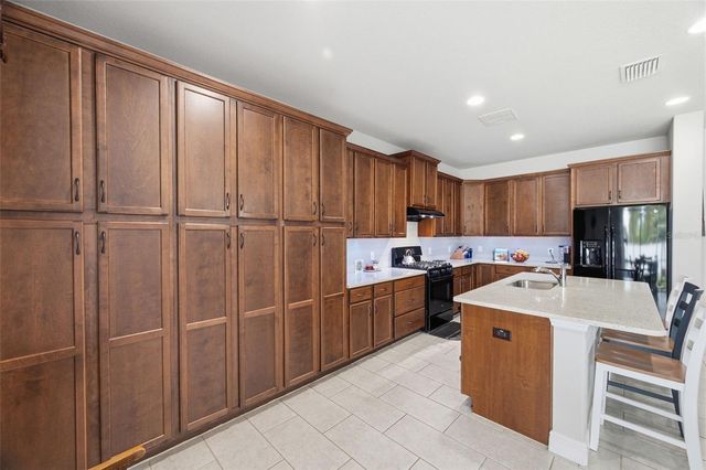 123 N FLORIDA AVENUE, Tarpon Springs, FL 34689