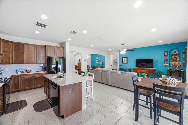 123 N FLORIDA AVENUE, Tarpon Springs, FL 34689