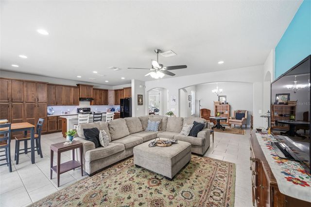123 N FLORIDA AVENUE, Tarpon Springs, FL 34689