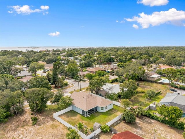 123 N FLORIDA AVENUE, Tarpon Springs, FL 34689