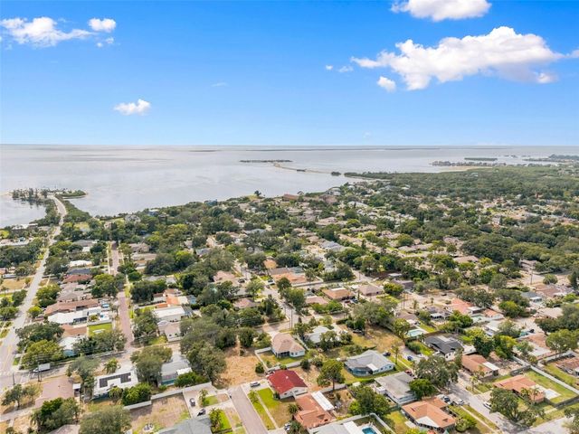 123 N FLORIDA AVENUE, Tarpon Springs, FL 34689