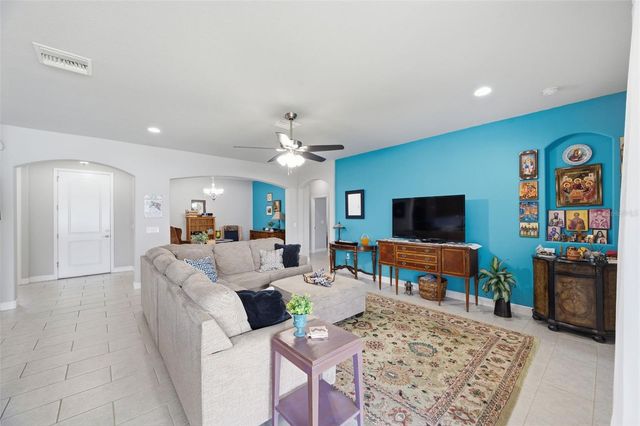 123 N FLORIDA AVENUE, Tarpon Springs, FL 34689