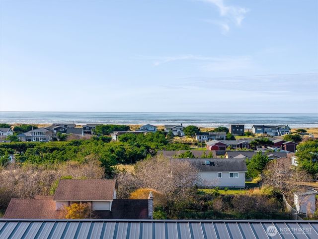 34901 J PL, Ocean Park, WA 98640