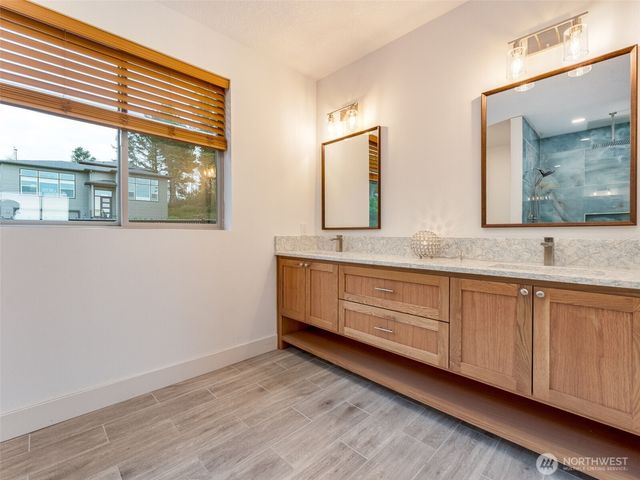 34901 J PL, Ocean Park, WA 98640