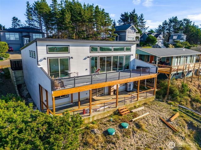 34901 J PL, Ocean Park, WA 98640