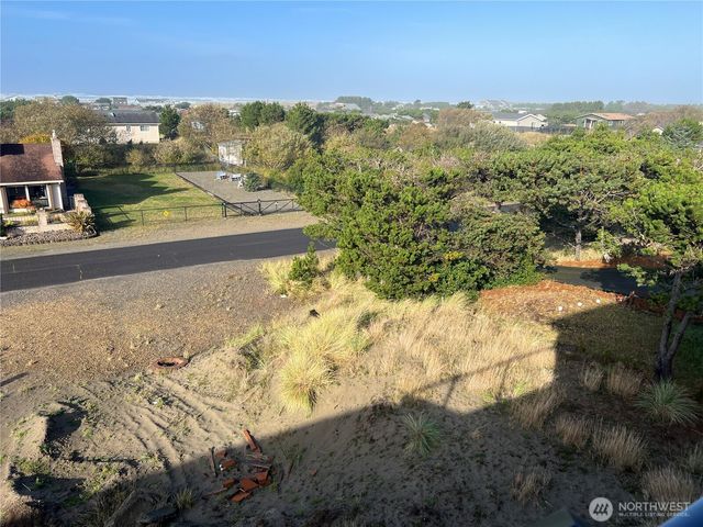 34901 J PL, Ocean Park, WA 98640