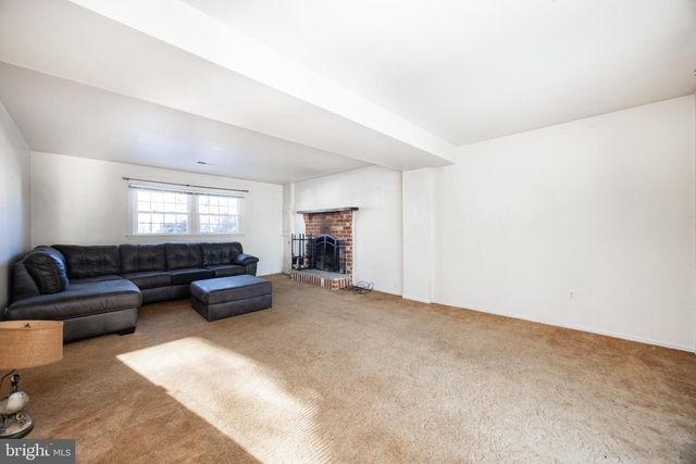 612 E RIDGE AVE, Kennett Square, PA 19348