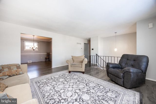 612 E RIDGE AVE, Kennett Square, PA 19348