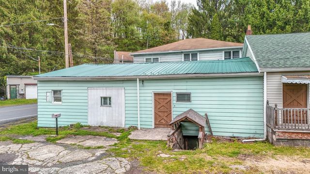 38 N 8TH ST, Mahanoy City, PA 17948