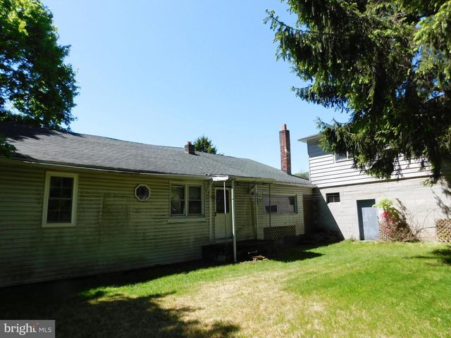 38 N 8TH ST, Mahanoy City, PA 17948