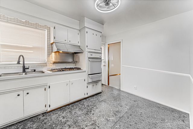 8713 S Washtenaw Avenue, Evergreen Park, IL 60805