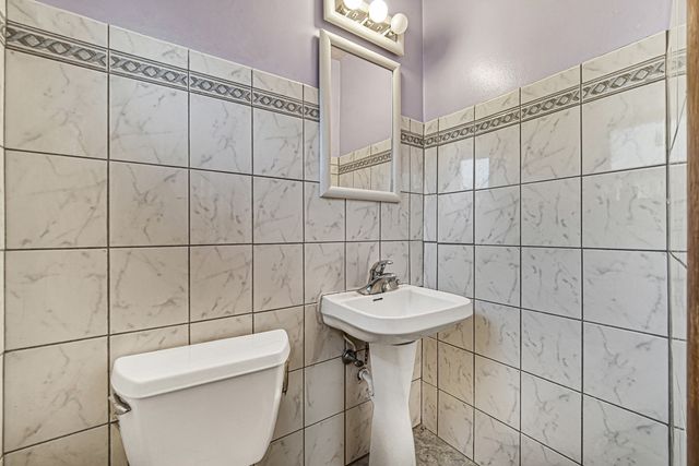 8713 S Washtenaw Avenue, Evergreen Park, IL 60805