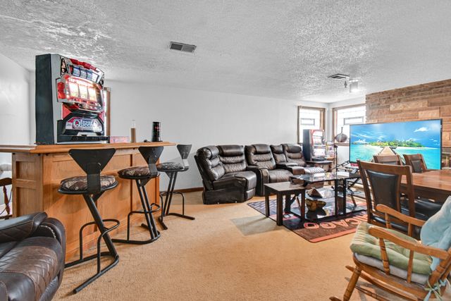 8713 S Washtenaw Avenue, Evergreen Park, IL 60805