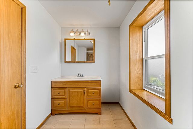 8713 S Washtenaw Avenue, Evergreen Park, IL 60805