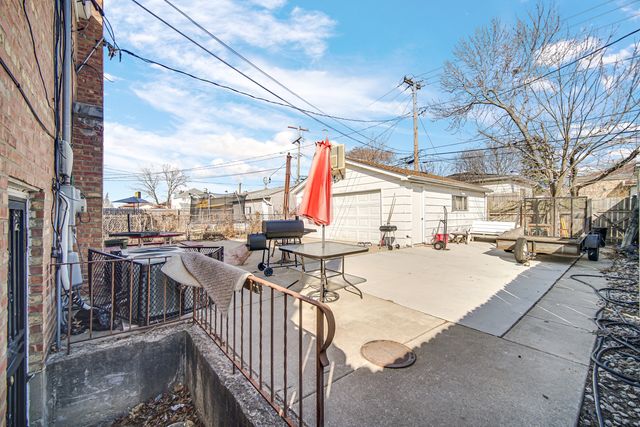 8713 S Washtenaw Avenue, Evergreen Park, IL 60805